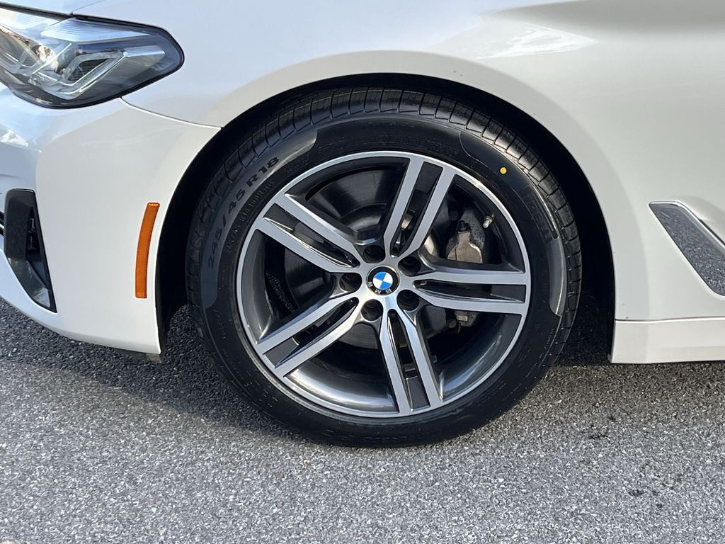 Thumbnail: 2022 BMW 5 Series - 10