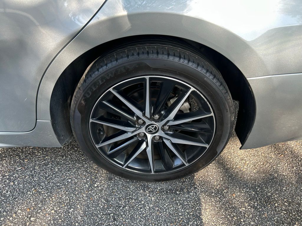 2021 Toyota Camry SE 9