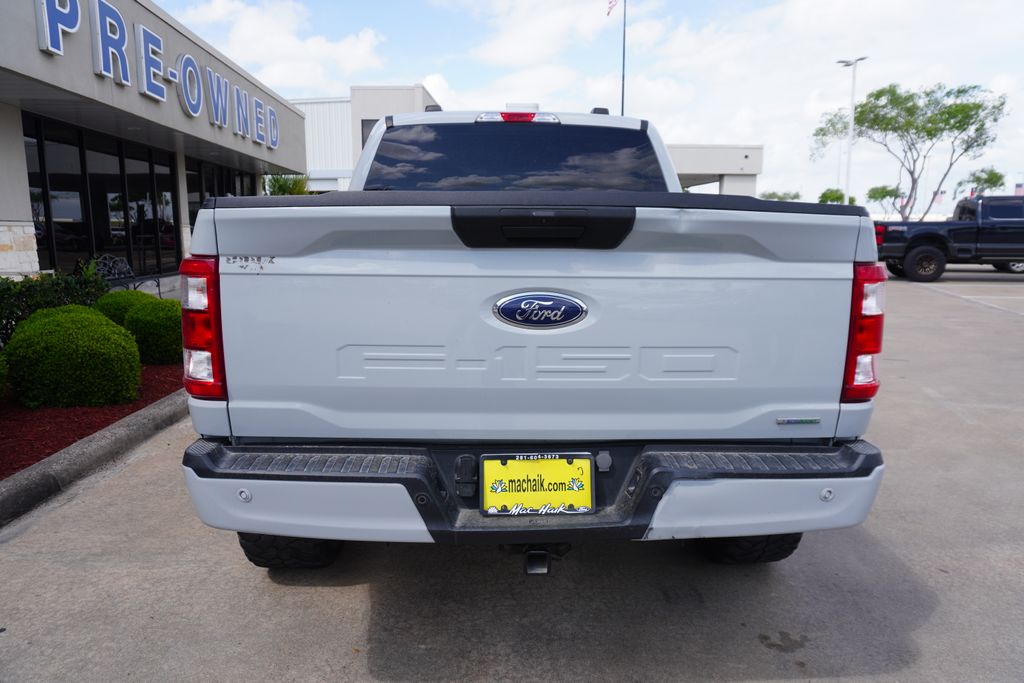 View vehicle photo 5