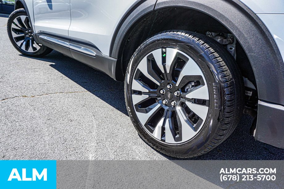 Used 2025 White Ford Platinum image 16