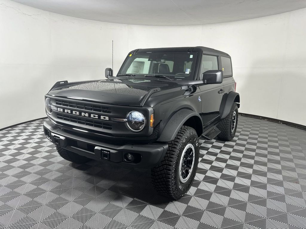 2024 Ford Bronco Black Diamond 3