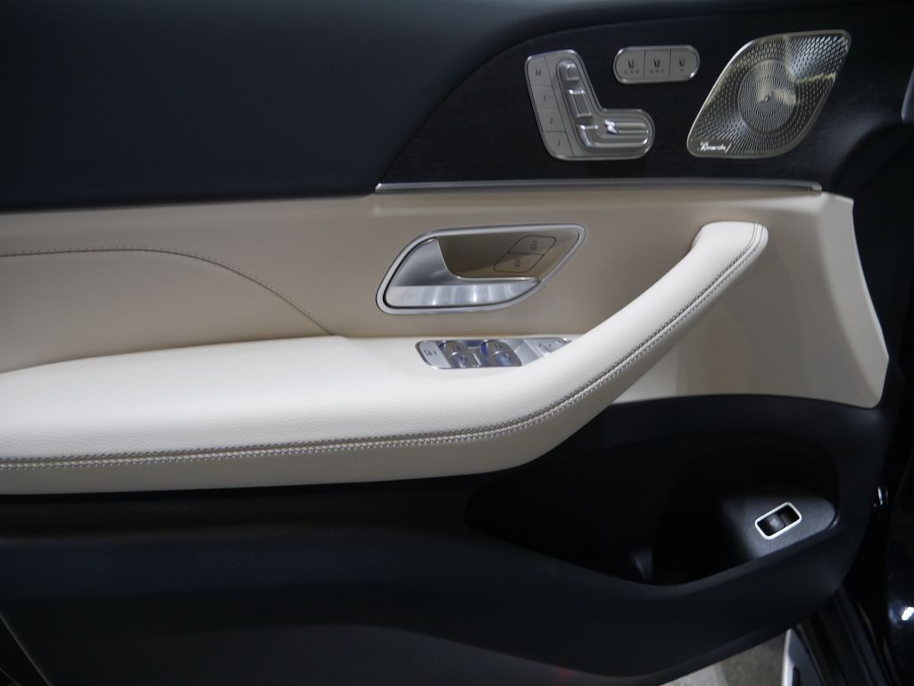 Thumbnail: 2026 Mercedes-Benz GLE - 16