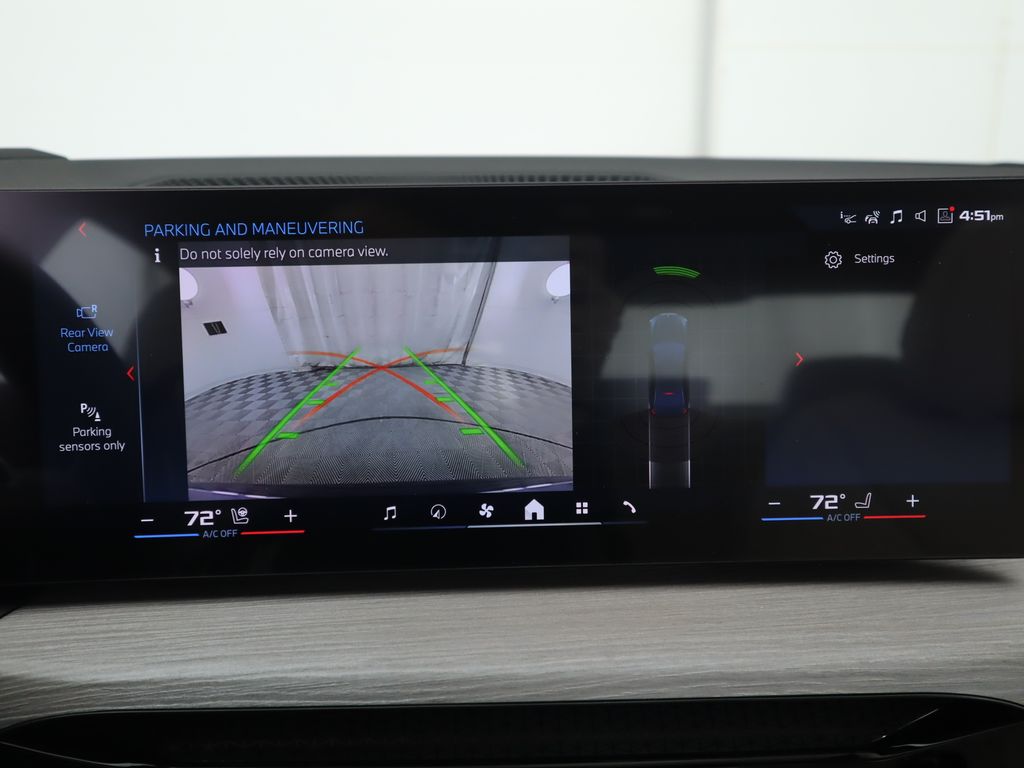 Thumbnail: 2026 BMW 3 Series - 16