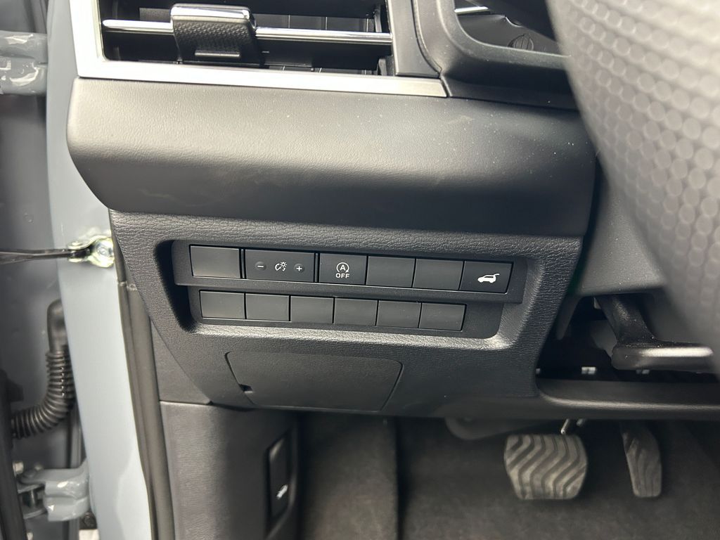 New 2026 Gray Mitsubishi SE image 38