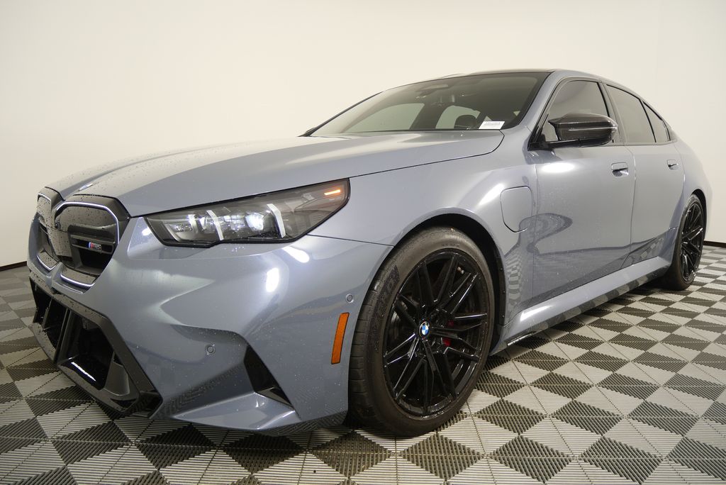 Thumbnail: 2025 BMW M5 - 10