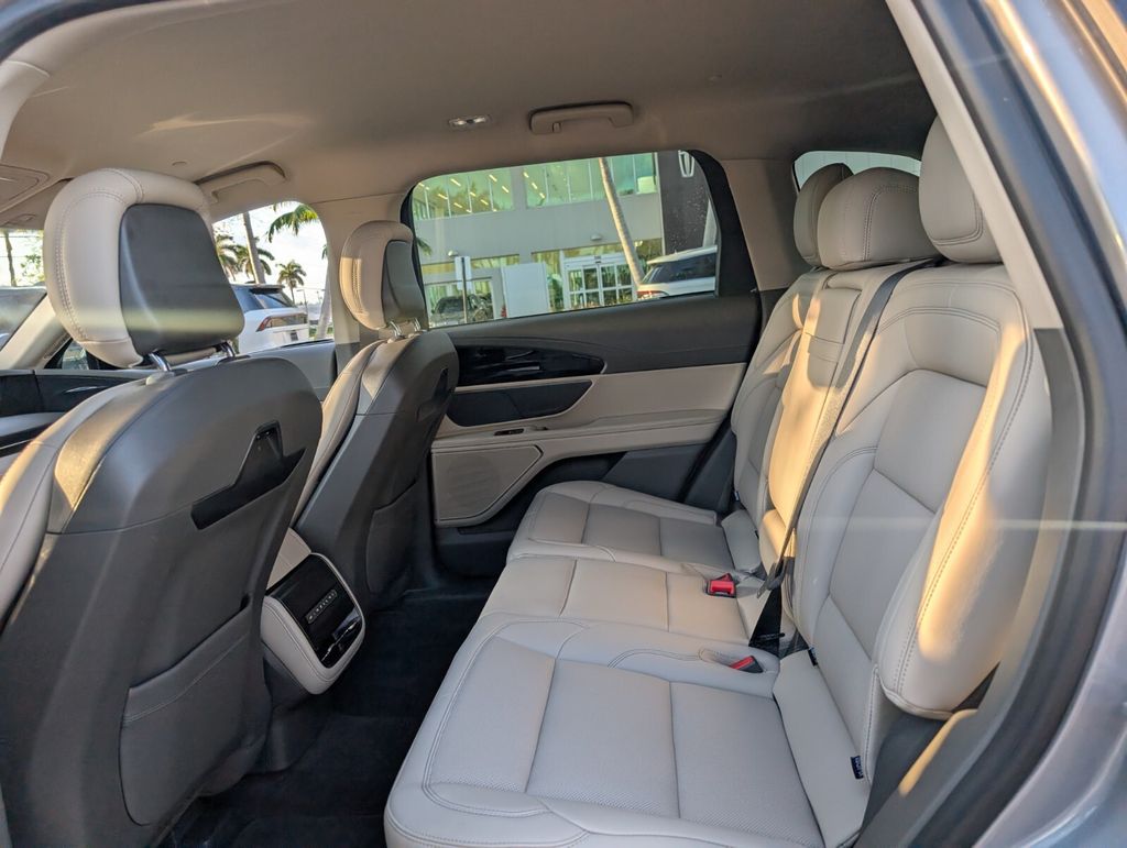 new 2025 Lincoln Nautilus car, priced at $55,728