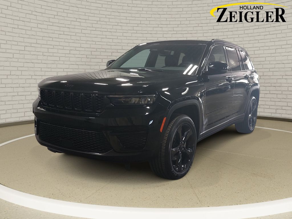 Diamond Black Crystal Pearlcoat 2023 Jeep Grand Cherokee SUV / Crossover Four-Wheel Drive 8-Speed Automatic