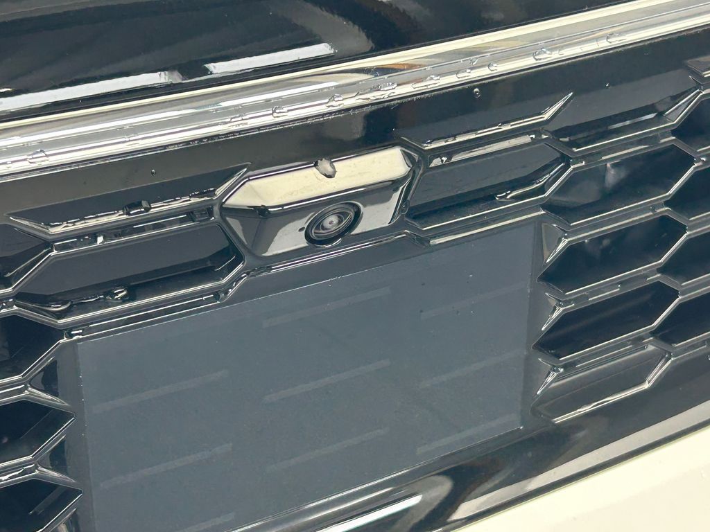 New 2026 Diamond White Mitsubishi SE image 52