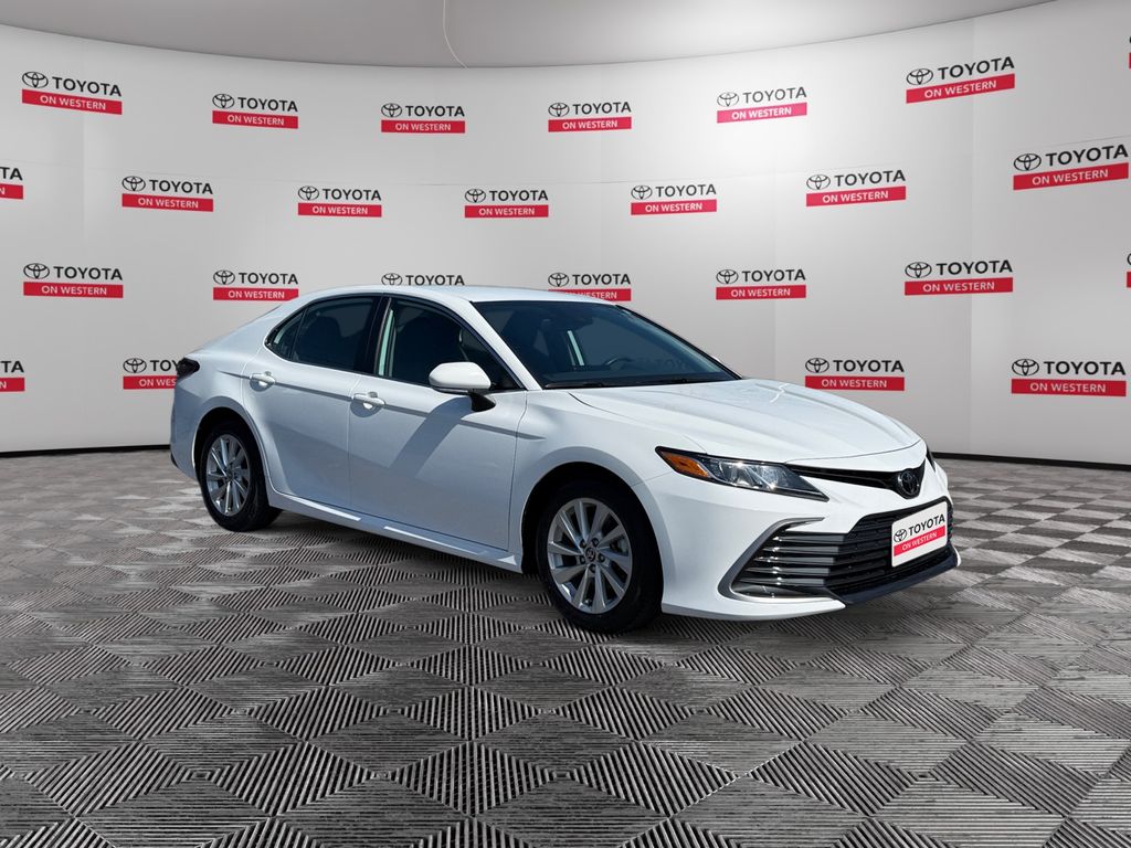 2023 Toyota Camry LE FWD