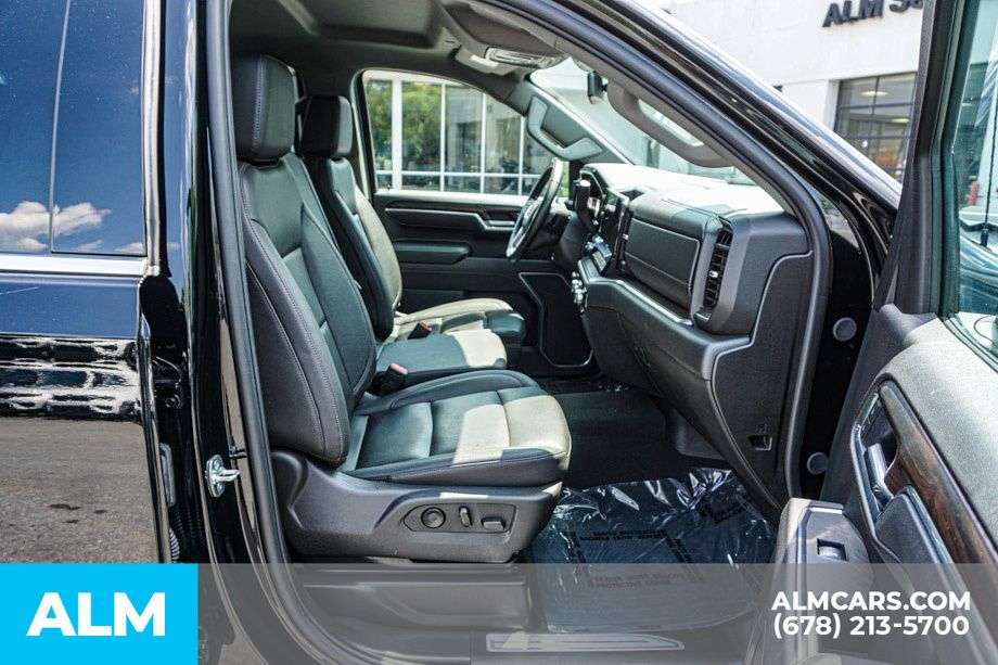 Used 2025 Black GMC SLT image 23