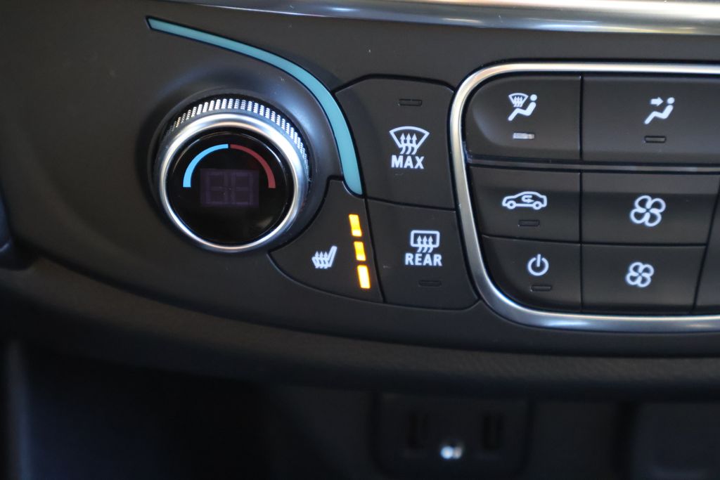 Thumbnail: 2023 Chevrolet Traverse - 20