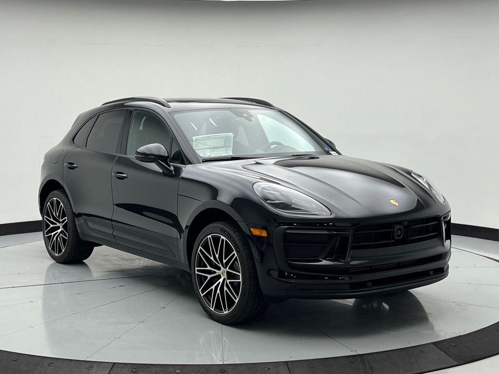 Thumbnail: 2026 Porsche Macan - 7