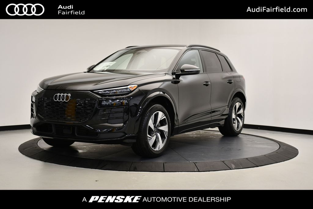 2025 Audi e-tron Premium Hero Image