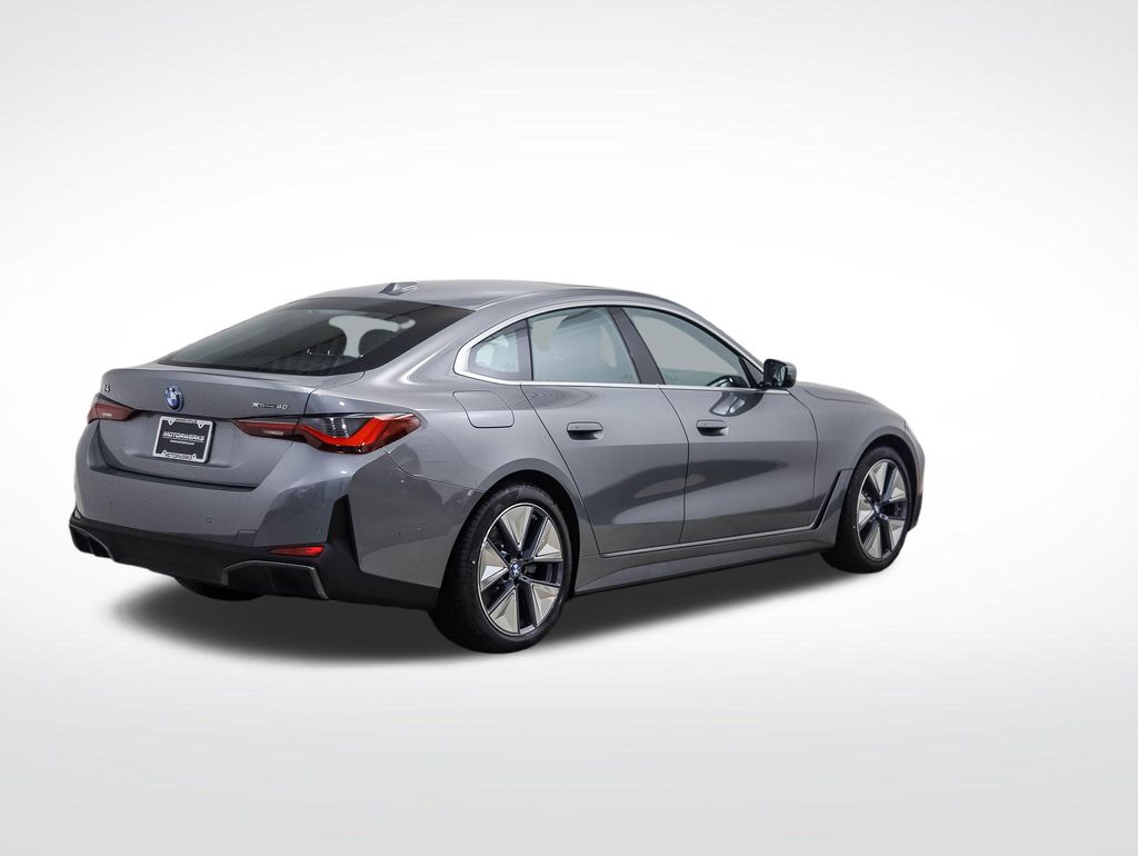 Thumbnail: 2025 BMW i4 - 5