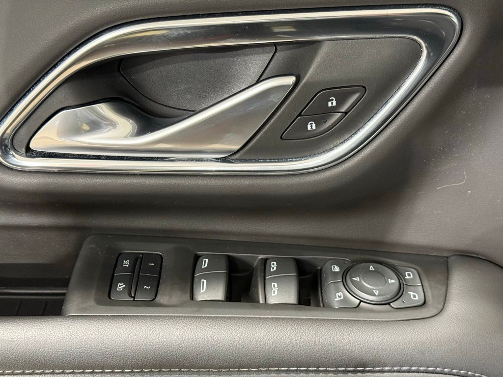 Thumbnail: 2022 Chevrolet Tahoe - 16