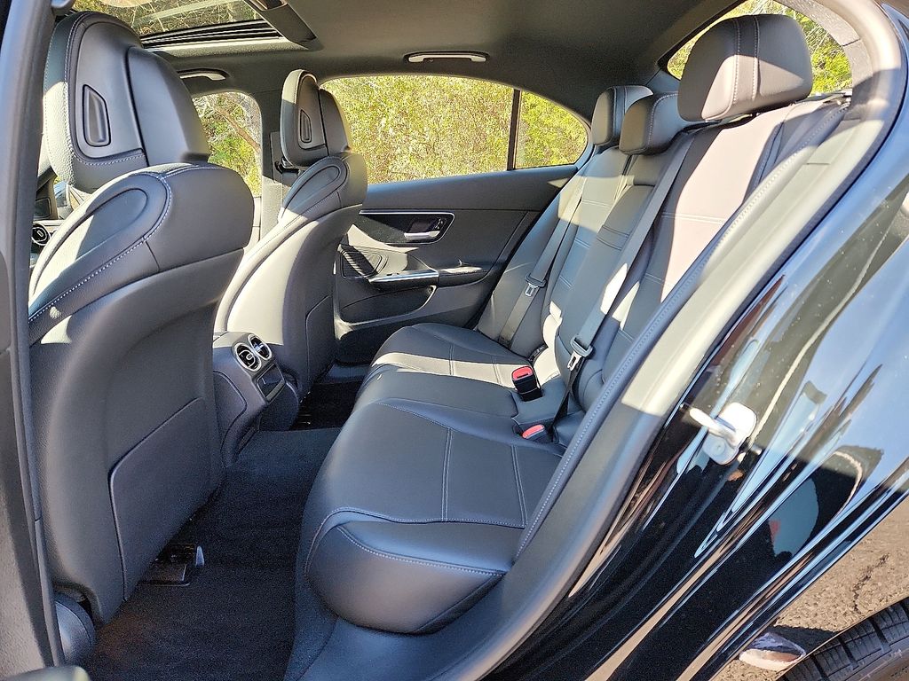 Thumbnail: 2024 Mercedes-Benz C-Class - 10