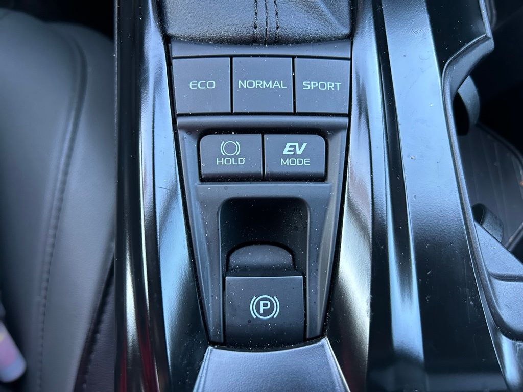 Thumbnail: 2025 Toyota Camry - 27