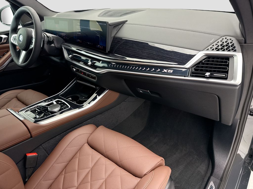 Thumbnail: 2026 BMW X5 - 16