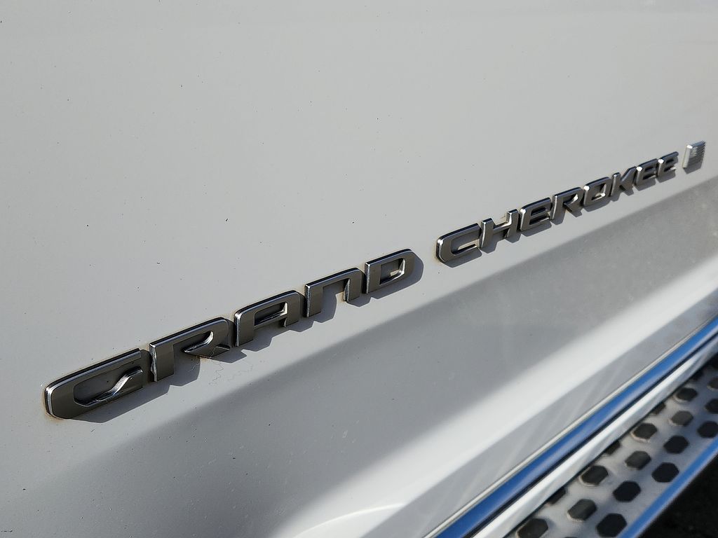 Thumbnail: 2022 Jeep Grand Cherokee L - 32