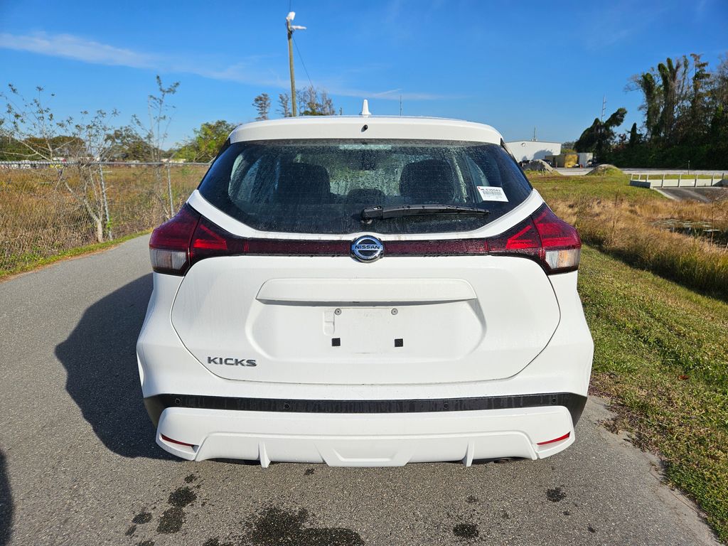 2021 Nissan Kicks S 4