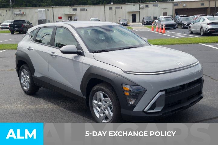 Used 2026 Gray Hyundai SE image 3