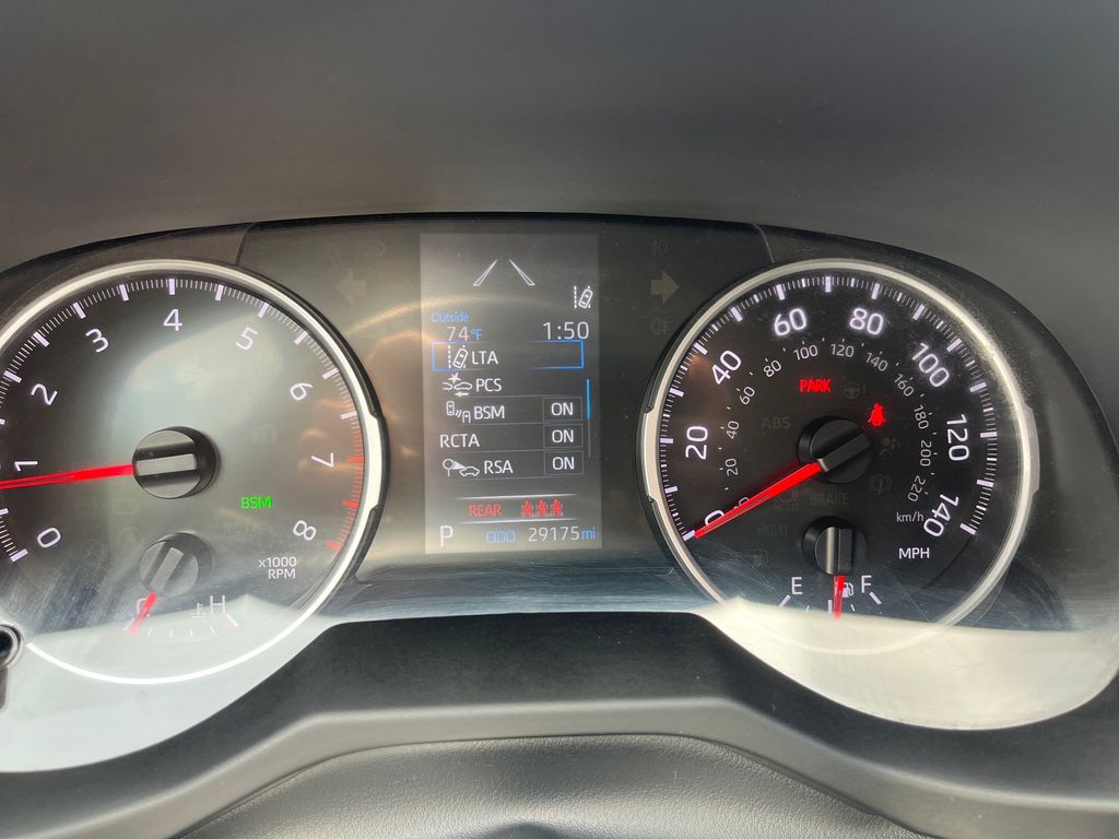 2022 Toyota RAV4 XLE photo