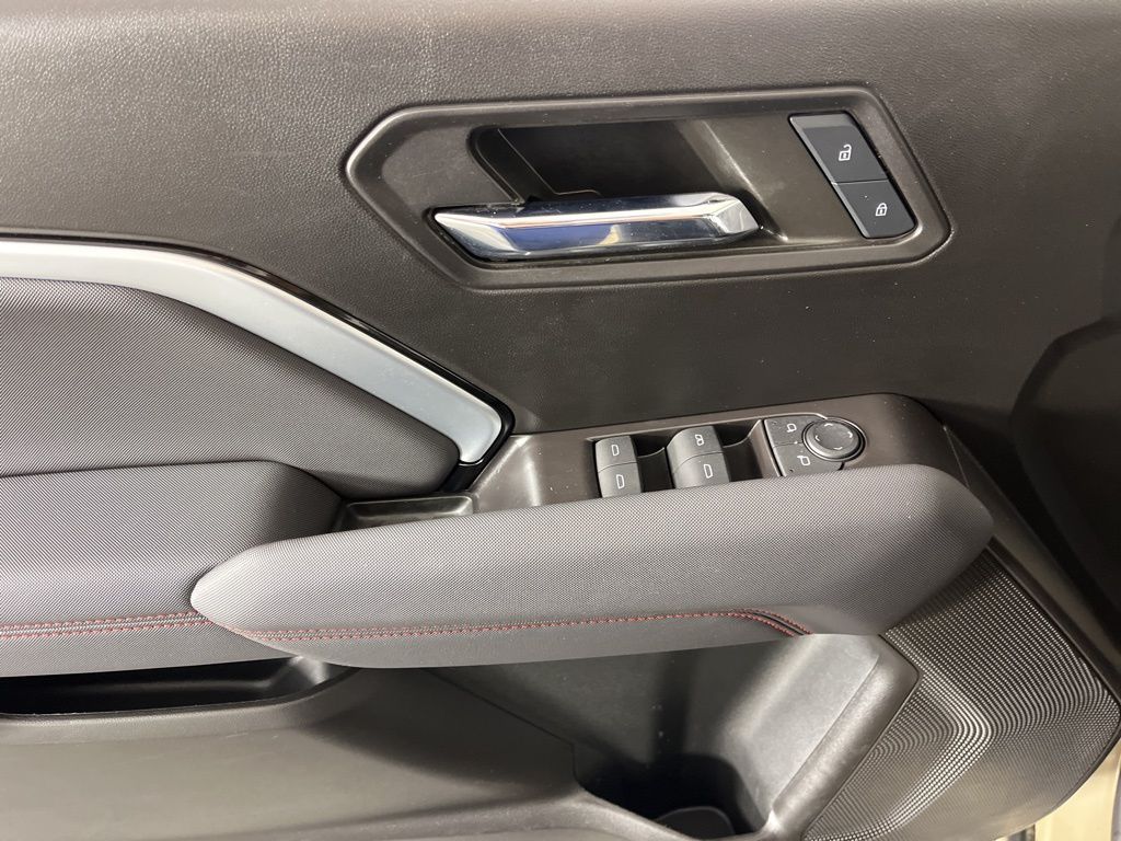 Thumbnail: 2024 Chevrolet Colorado - 26