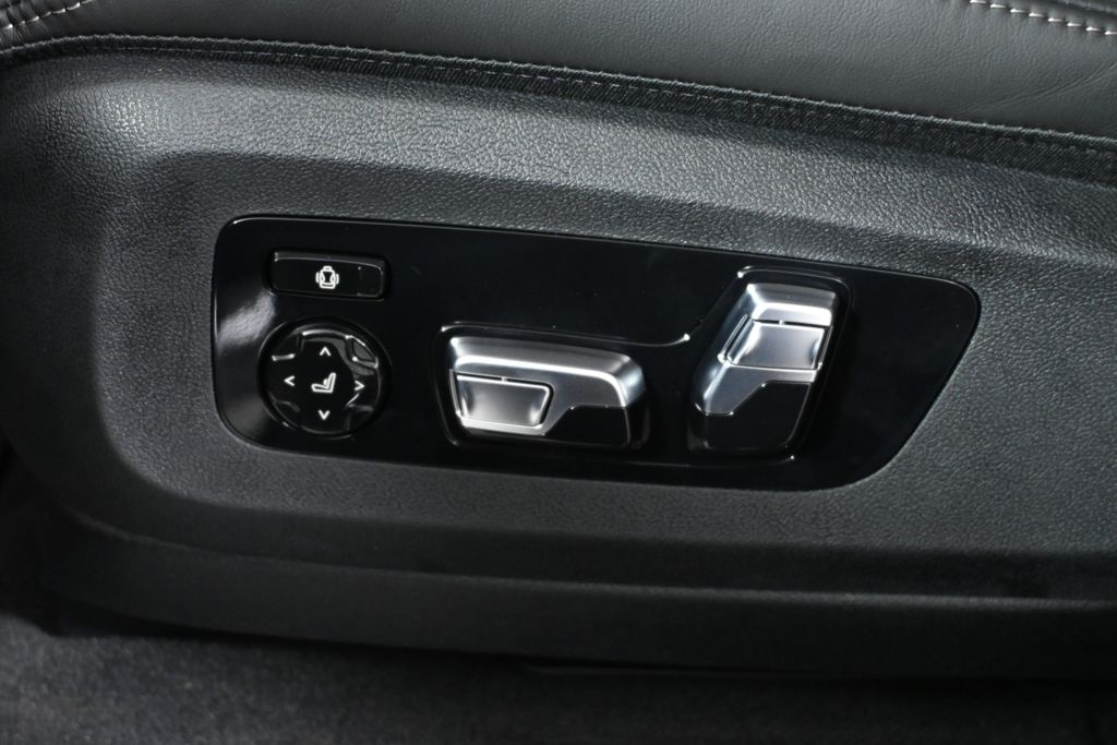 Thumbnail: 2026 BMW X7 - 27