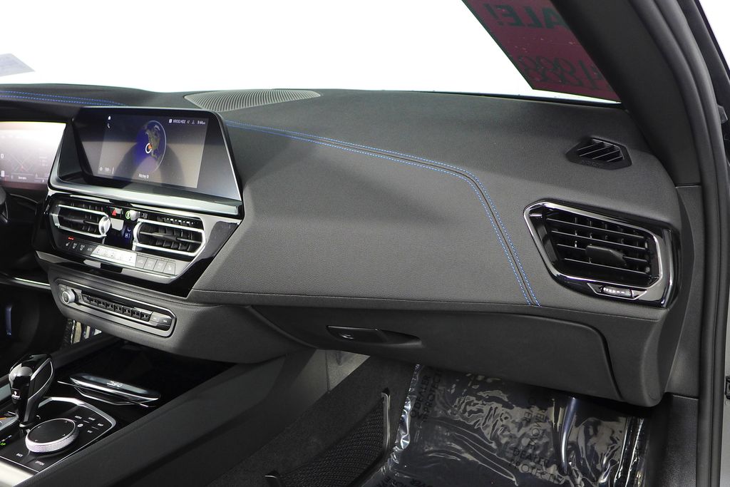 Thumbnail: 2025 BMW Z4 - 18