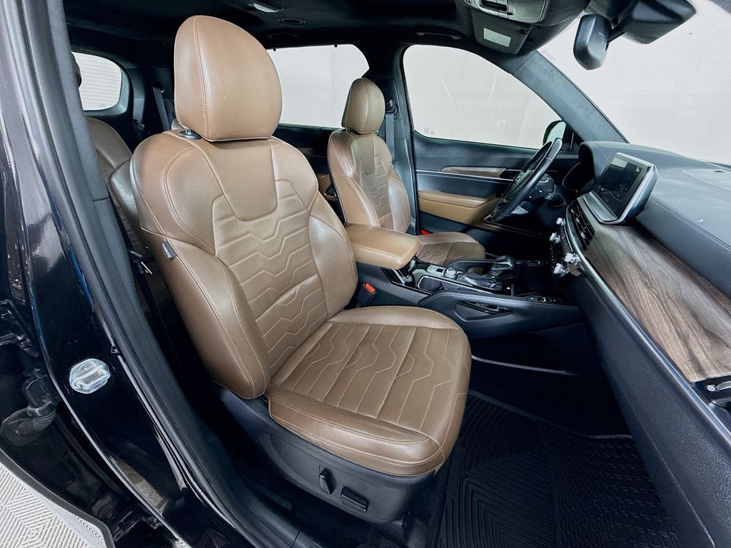 Thumbnail: 2021 Kia Telluride - 30