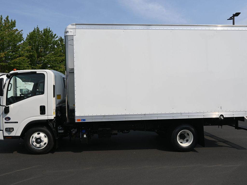 2024 Isuzu NPR HD 