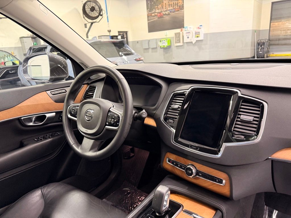 Thumbnail: 2023 Volvo XC90 - 31