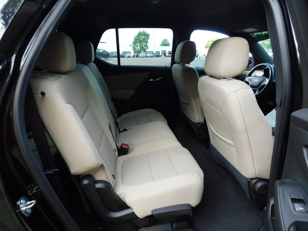 2023 Chevrolet Traverse LS 4