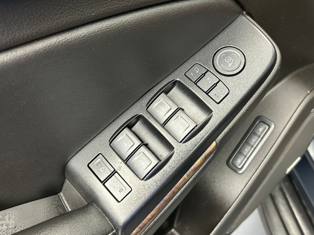 Used 2020 Shadow Gray Metallic Chevrolet LT image 20