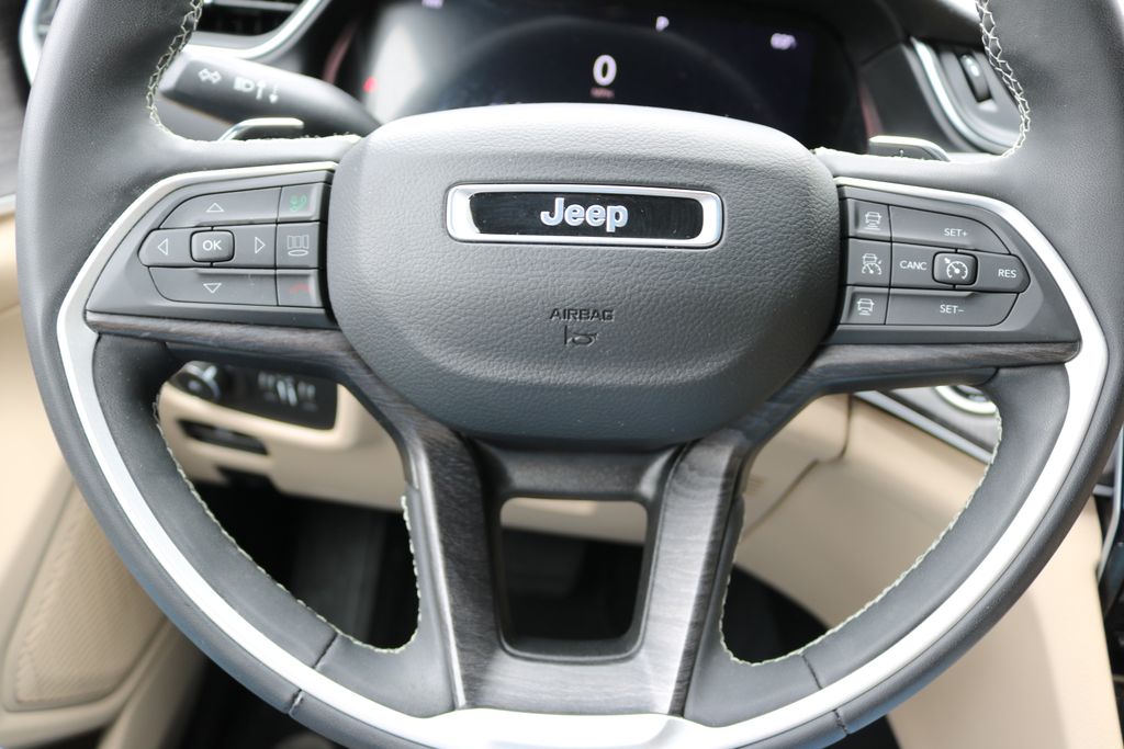 Used Car 2023 Jeep Grand Cherokee  Limited For Sale Under $35,000 In Austin, Texas