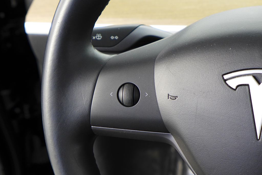 Thumbnail: 2018 Tesla Model 3 - 29