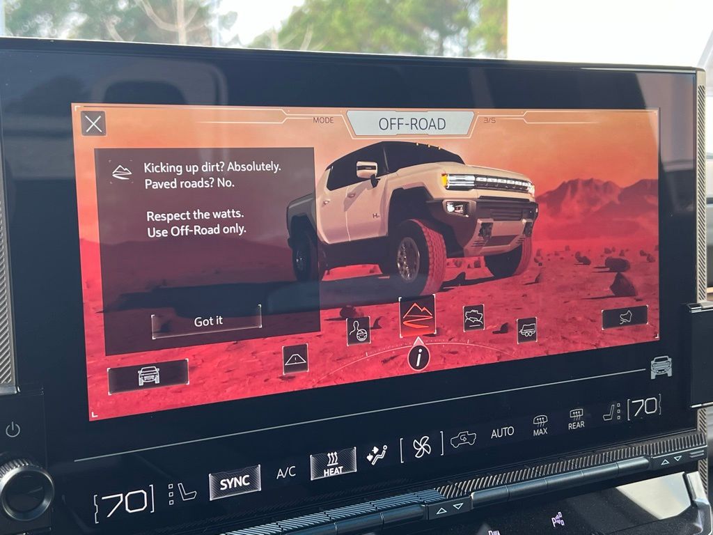 Thumbnail: 2025 GMC Hummer EV - 20