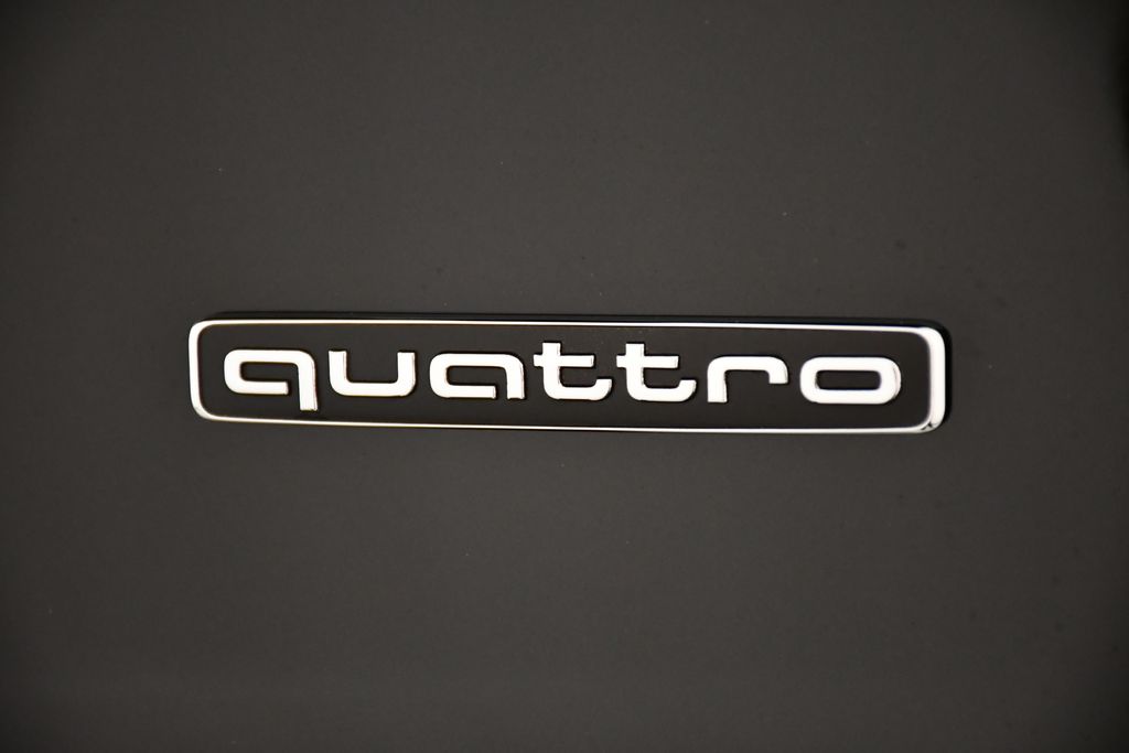 Thumbnail: 2026 Audi Q7 - 10