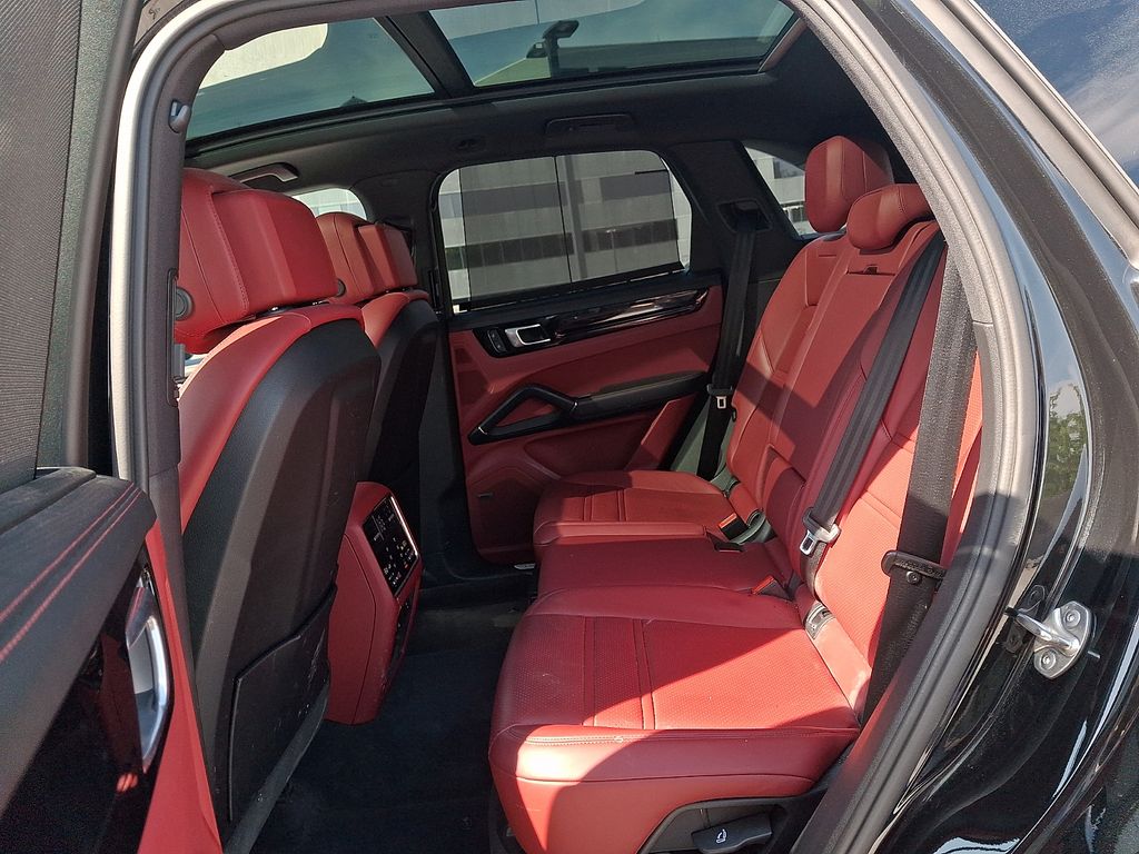 Thumbnail: 2023 Porsche Cayenne - 13