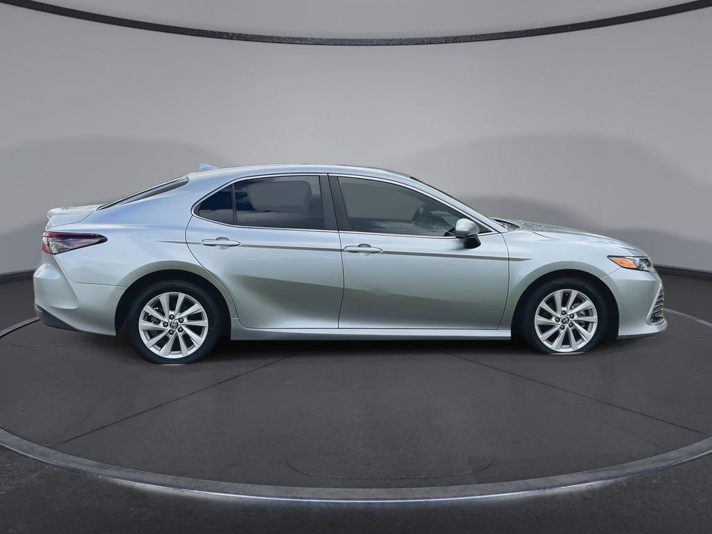 Thumbnail: 2023 Toyota Camry - 9