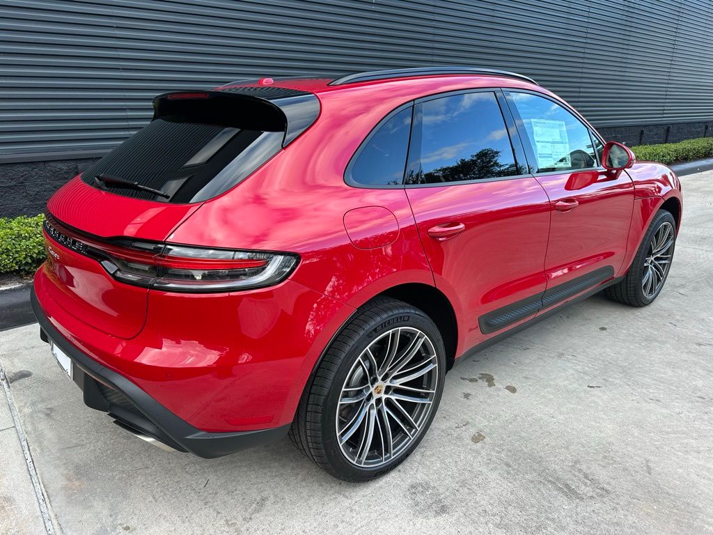 Thumbnail: 2026 Porsche Macan - 9