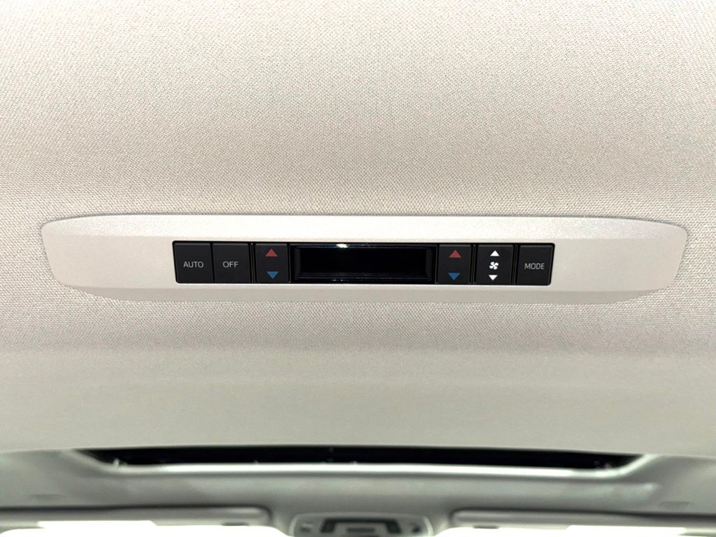Thumbnail: 2025 Toyota Sienna - 23