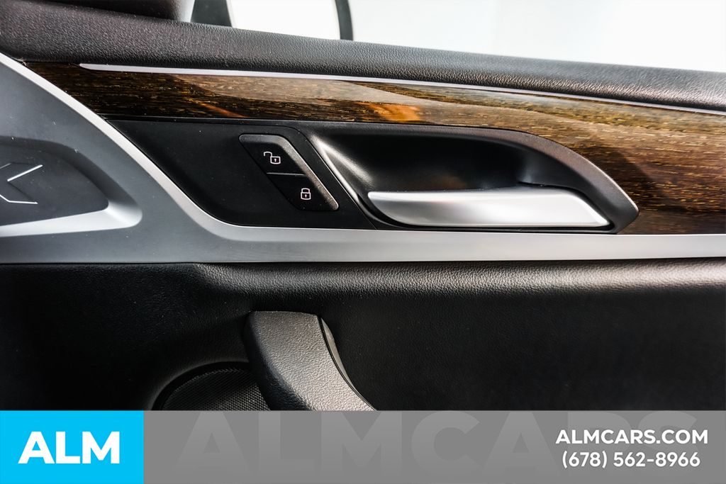 Used 2025 Black BMW xDrive30i image 47