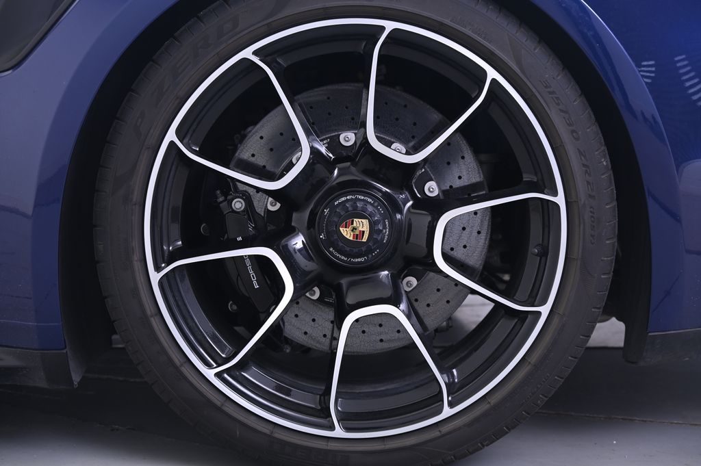 Thumbnail: 2024 Porsche 911 - 12