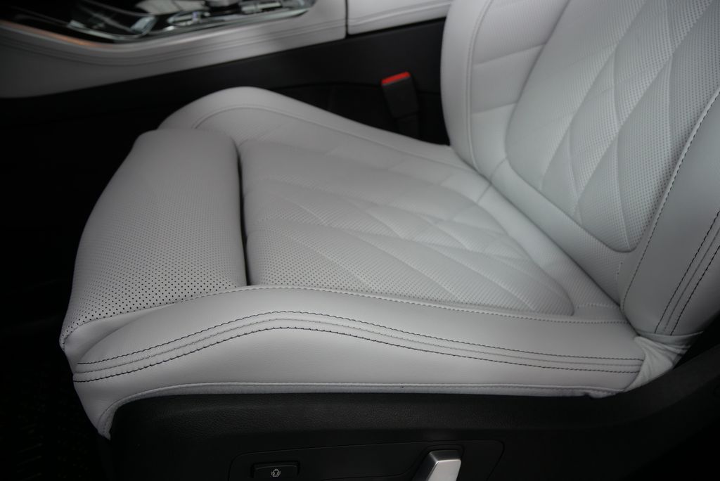 2025 BMW X5 xDrive40i 9