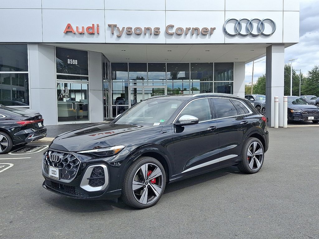 Thumbnail: 2025 Audi SQ5 - 1