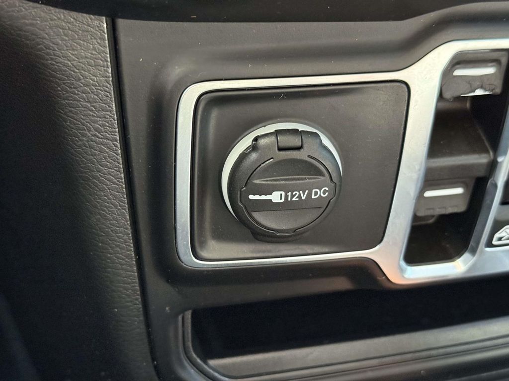 Used 2022 Gray Jeep Unlimited Sahara image 30