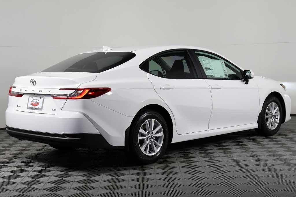 2025 Toyota Camry LE 2