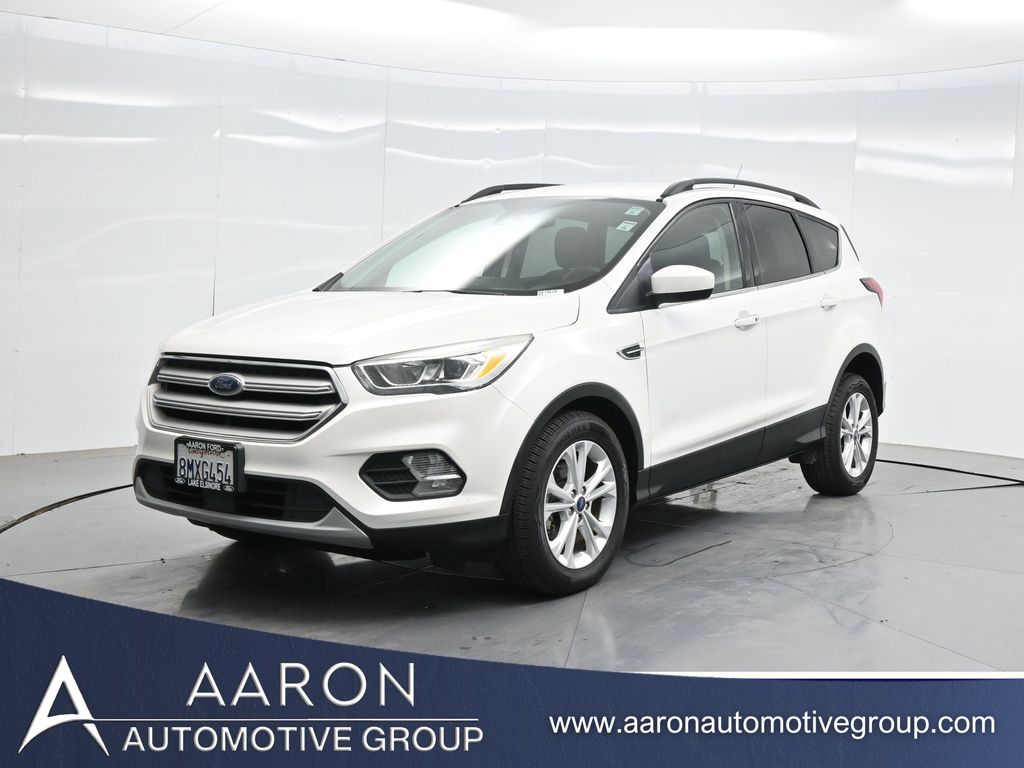 White Platinum Clearcoat Metallic 2019 Ford Escape SUV / Crossover Front-Wheel Drive 6-Speed Automatic