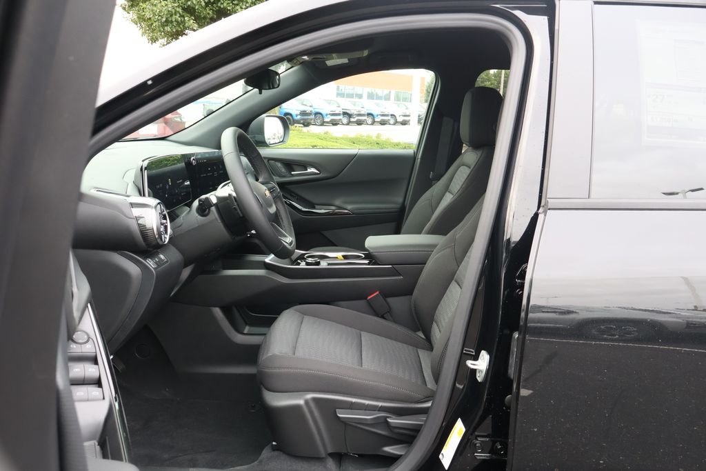 Thumbnail: 2026 Chevrolet Equinox - 14
